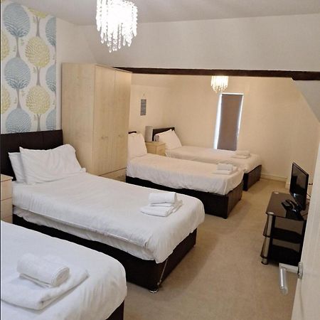Comfortable Swindon Town Centre Apartments, Free Parking, Sleeps Up To 8 Extérieur photo