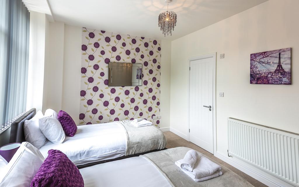 Comfortable Swindon Town Centre Apartments, Free Parking, Sleeps Up To 8 Extérieur photo